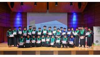 Graduación primer grupo de ejeros de obra en Colombia