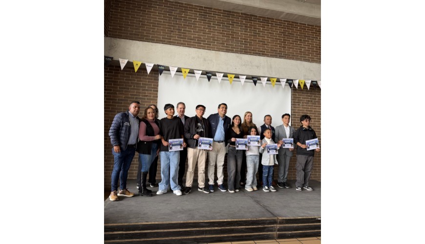 Ganadores torneo del metaverso a la realidad - Foto cortesía  Amarilo